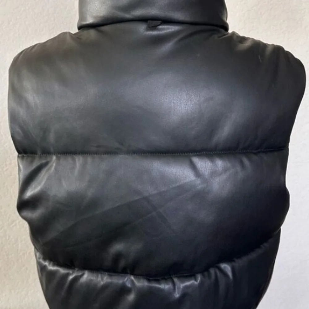 Zara Womens Black Faux Leather Cropped Puffer Vest Sz Small Excellent Like New - Picture 4 of 4
